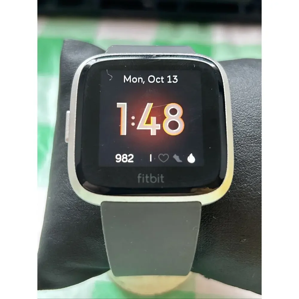 Fitbit Versa Lite Fitness Watch Without Charger